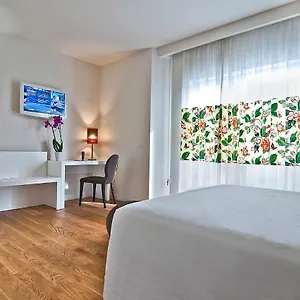 **** Hotel Caravel Italien